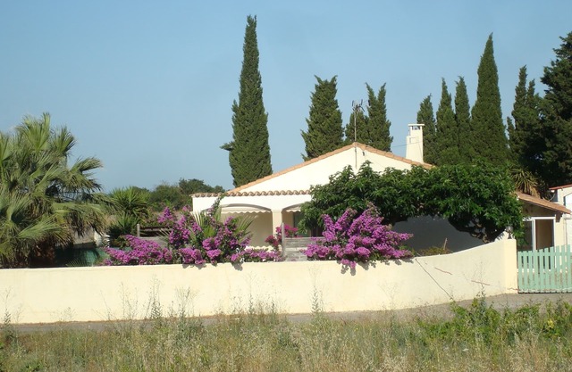 Cuxac D Aude: Apartment in house with private garden
