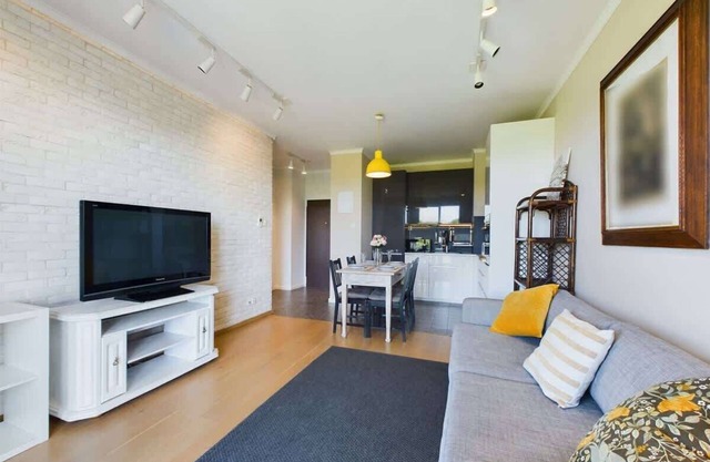 Czesław Miłosz Apartment | Parking | For 4 people