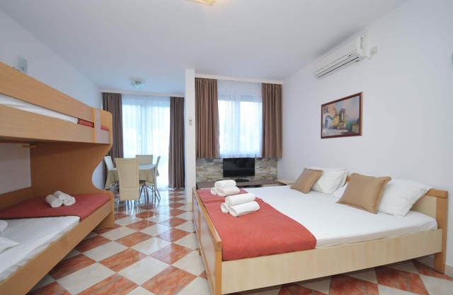D&D Apartments Budva 3 - Apartment with 4 beds (Studio)