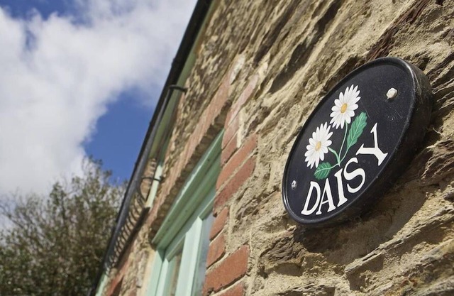 DAISY, family friendly, with a garden in Blackawton