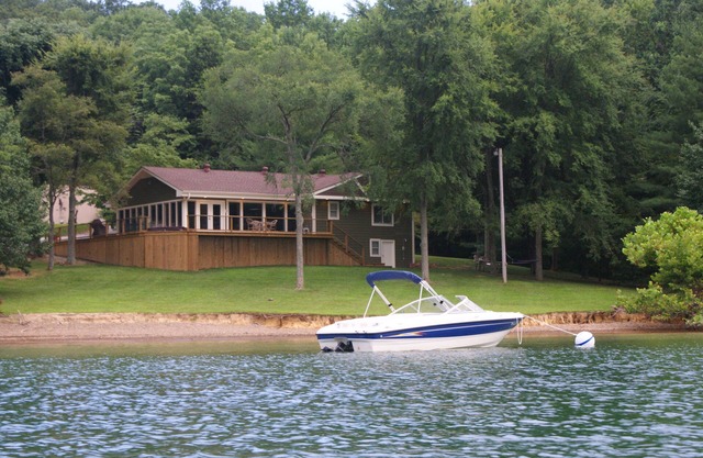 Dale Hollow Lake’s ONLY Waterfront Home.