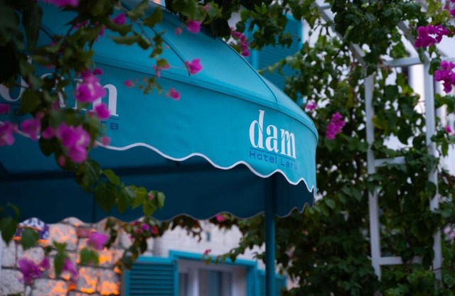 DAM HOTEL LARA