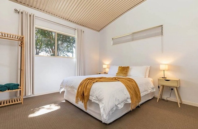 Dam It Getaway- 2 bed cabin