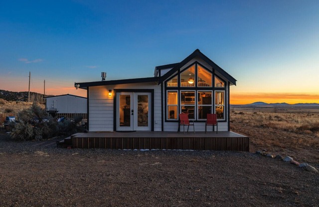 Dark Sky Cottage w Views and Firepit