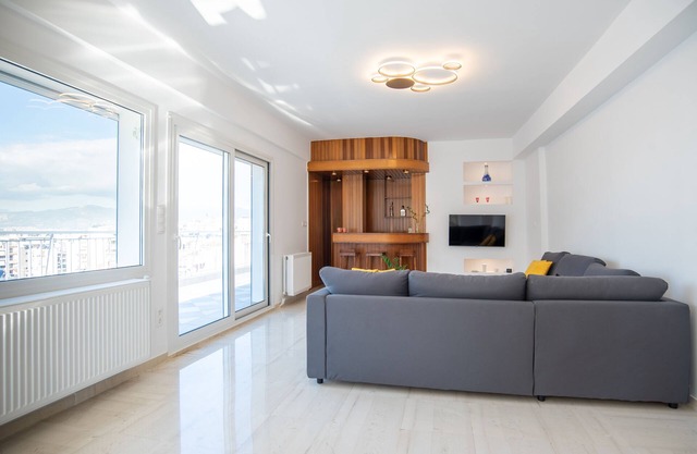 Das Lichtdurchflutete Penthouse in Athen