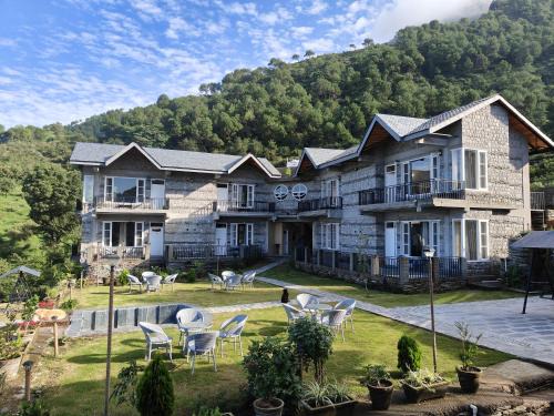 Dastak Retreat