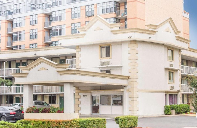 Days Inn by Wyndham Arlington Pentagon