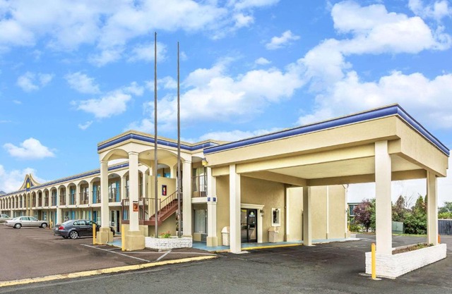 Days Inn by Wyndham Ashland