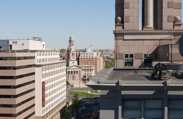 DC Park View King – Scenic & Stylish Stay