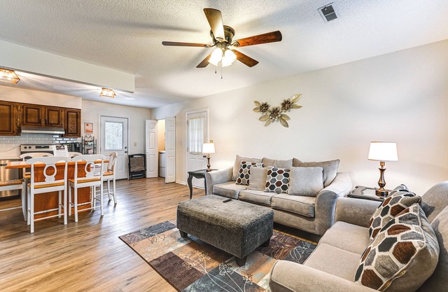 Deck & Fenced Yard: Family Home in Winterville