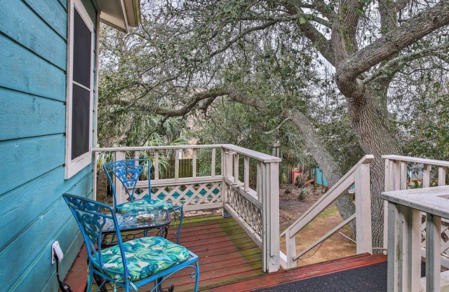 Deck + Grill: San Leon Getaway Near Beach!