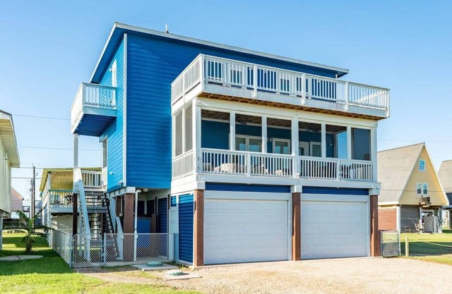 Decks & Screened Porch: Stunning Intracoastal Views!