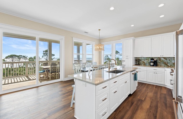 "Deepwater Dream" - Private Pool and steps from the beach!