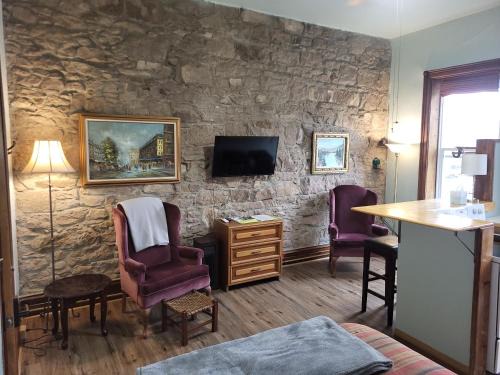 Del Norte Colorado Stone Quarry Studio Apt