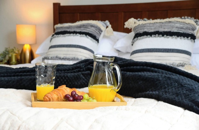 Delightful 2 bed town centre house, sleeps 4