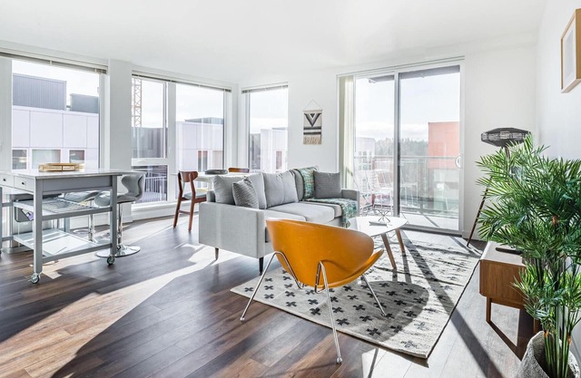 Delightful 2BR in Bellevue, Gym + Pet-Friendly