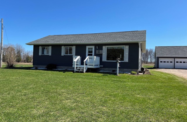 Delightful 3-bedroom house in Germfask Michigan, centrally located in the U.P.