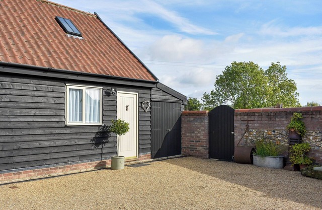 Delightful barn with lovely views over the miniature ponies.
