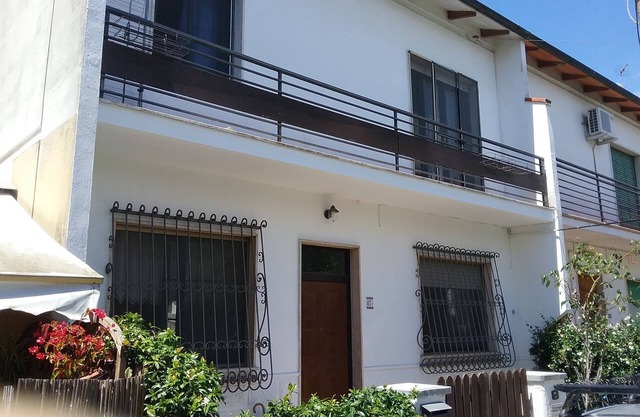 Delightful duplex villa near the sea