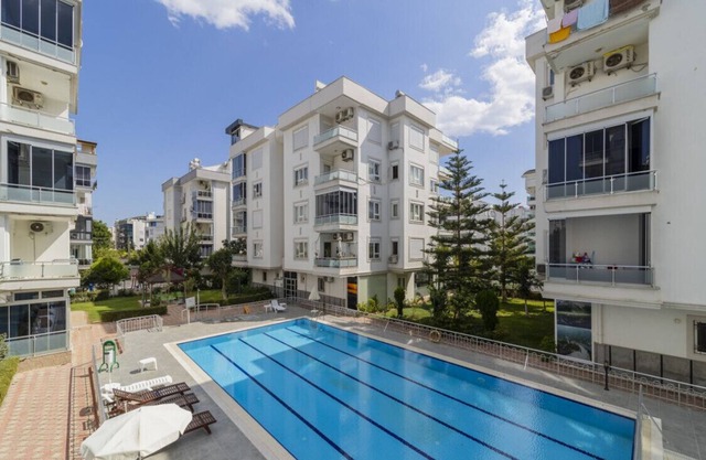 Delightful Flat with Shared Pool in Konyaalti