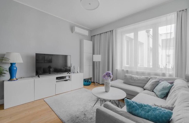 DeLux Apartment in Warsaw – Near Hala Koszyki & Zbawix