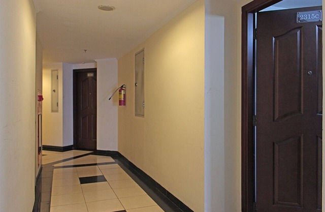 Deluxe 2BR Apt with City View - GWR 1715