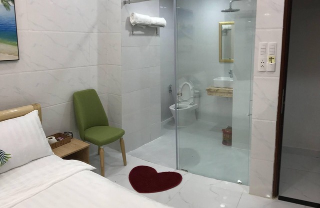 Deluxe private room 1 bed ,1 bath , 2 guests in Hotel you and me