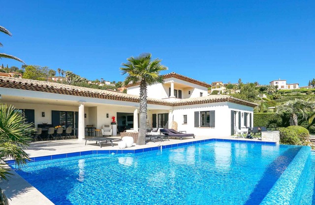 Deluxe-property beside the golf course of Ste. Maxime with adorable interior