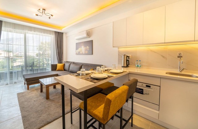 Deluxe Suite 104