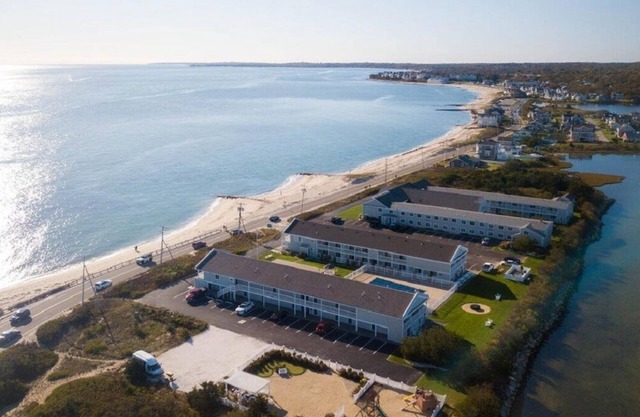 Deluxe suite at the oceanfront Surfside Resort
