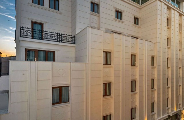 Deluxe Triple Room in Laleli ( Rental 1107745 )