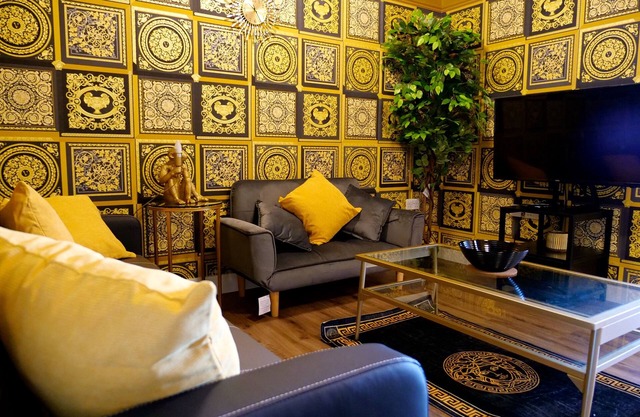 Deluxe Versace Styled Apartment