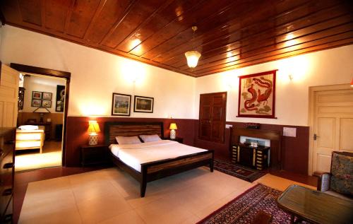 Deodar Manor