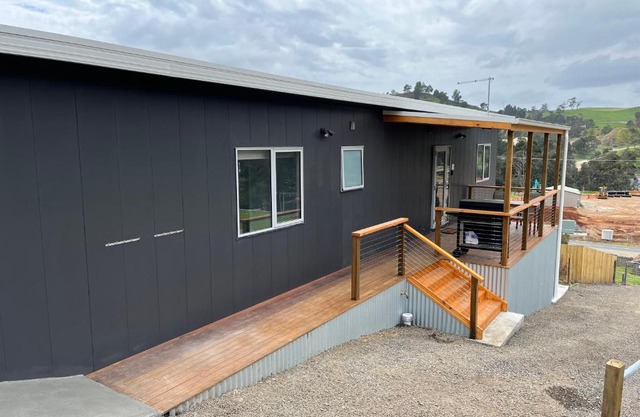Derby Digs Cabin