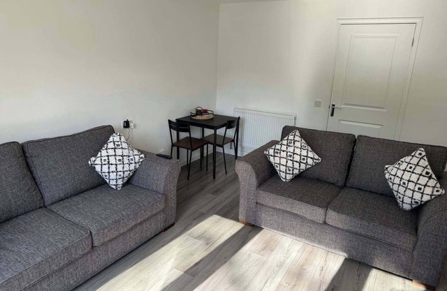 Derby House- 2 Bedrooms-Free Parking- Tv and Wifi