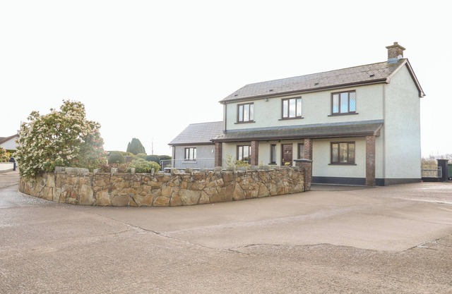 DERRIENS FARMHOUSE, pet friendly in Letterbreen, County Fermanagh