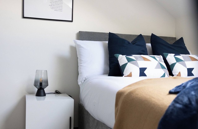 Derry City, Northern Ireland - City Rooms (Room 5)
