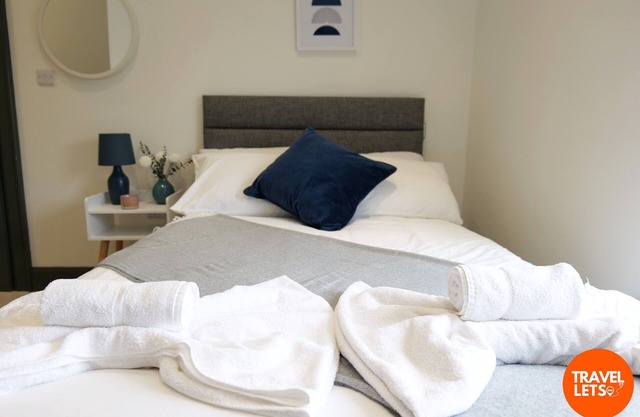 Derry City, Northern Ireland - Waterside Rooms (Room 4)