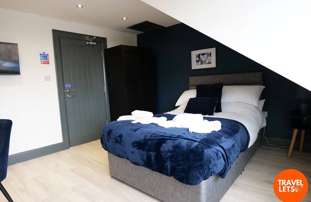 Derry City, Northern Ireland - Waterside Rooms (Room 6)
