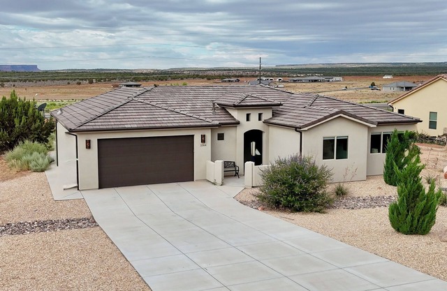 Desert Basecamp near Zion & Gooseberry Mesa | Family-Friendly New Build