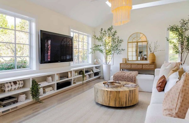 Designer 3BR w/Lush Yard, Gym, and Garden.