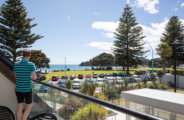 Designer Seaview Chic accommodation for the discerning traveler