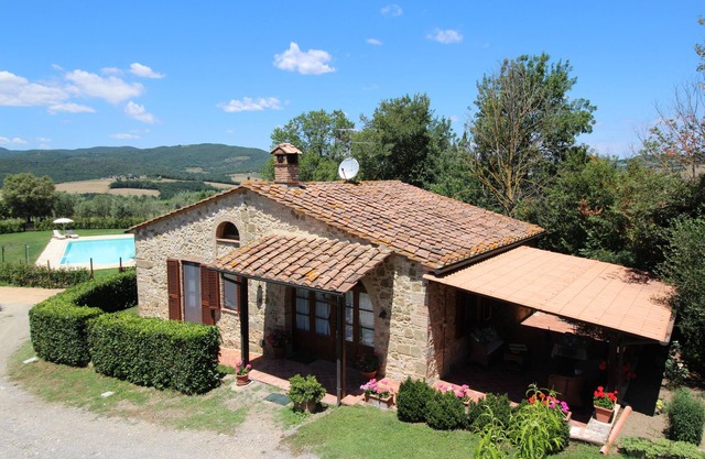 Detached apartment with swimming pool for exclusive use