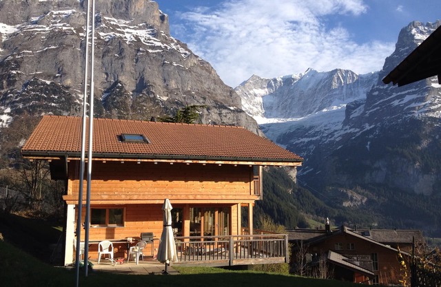 Detached chalet, 7 people, with a panoramic view of the famous Eiger north face