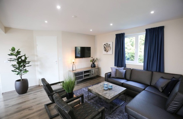 Detached chalet for 6 people, fully equipped.