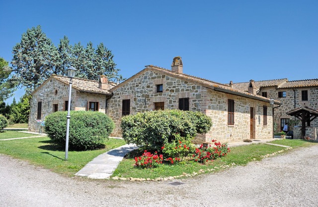 Detached cottages with pool and shared areas