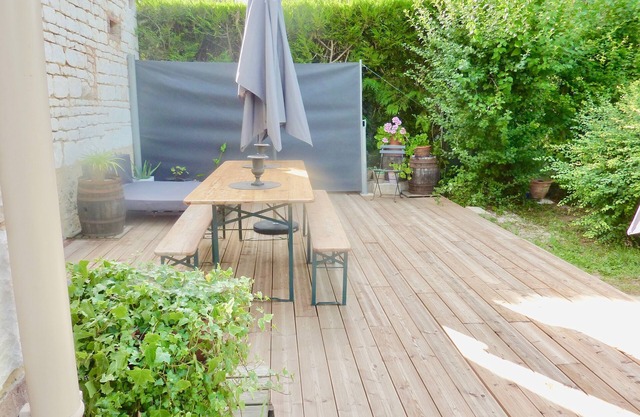 Detached house with large garden sleeps 13
