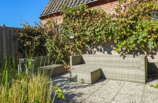 Detached holiday villa for 8 people in Sluis