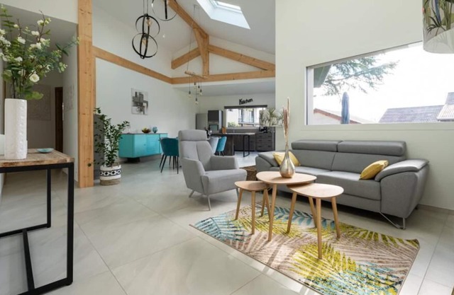 Detached house sleeps 6
