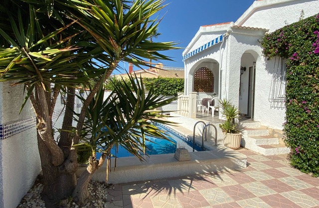 Detached house with private pool